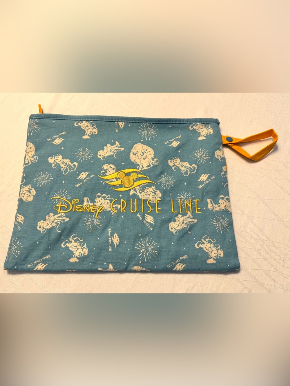 NWOT Disney Cruise Line Nautical-Themed Zippered Blue Pouch